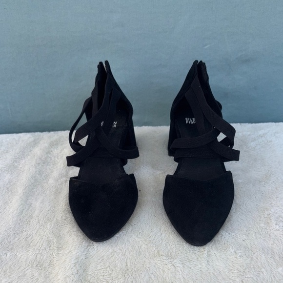 NWOT Eileen Fisher Black Suede Heels with Straps Size 7 - Picture 1 of 9